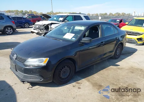 2013 Volkswagen Jetta 2.0L S z USA, uszkodzony, nr VIN 3VW2K7AJ2DM387704